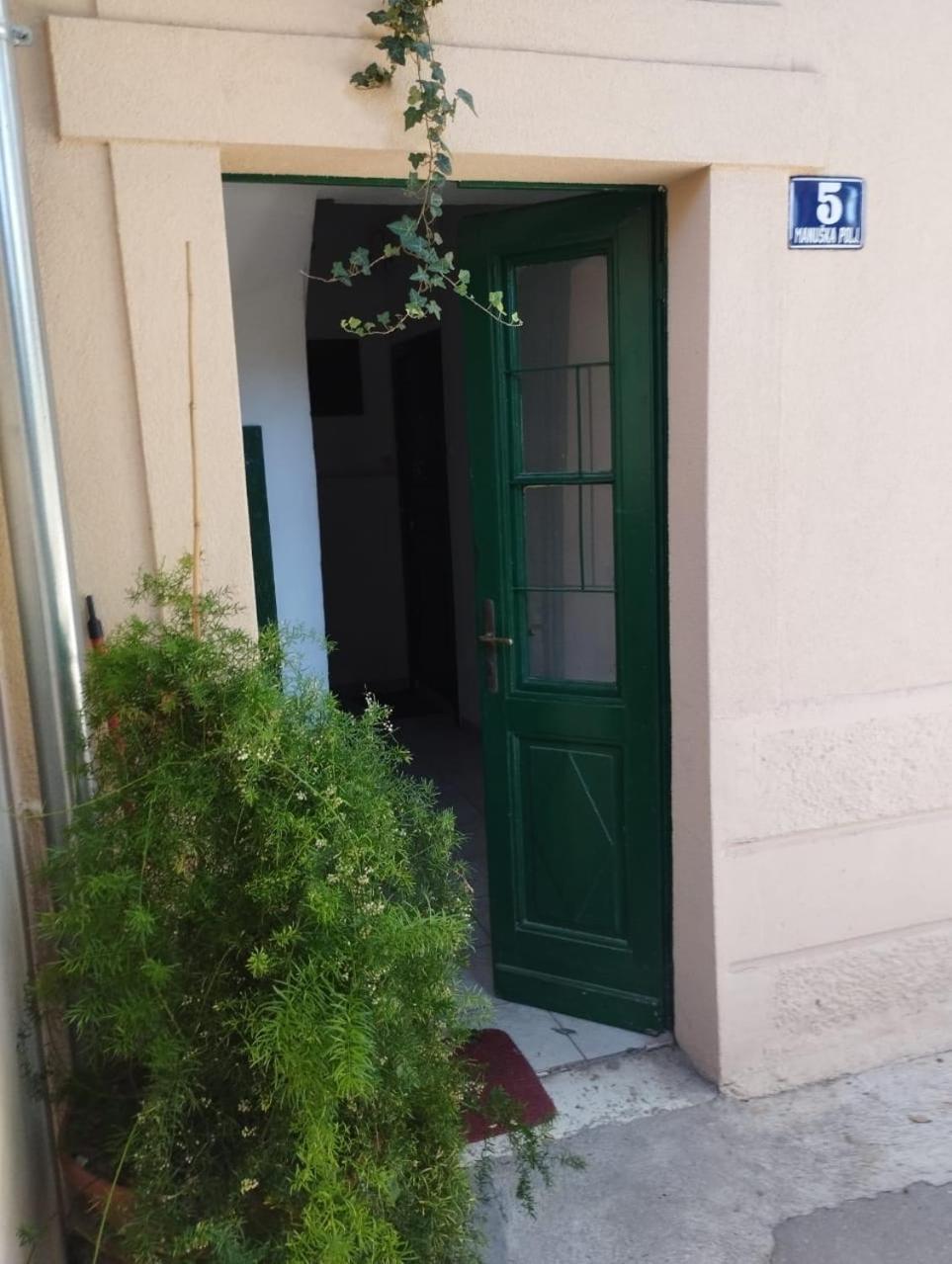 George Apartment, Renovated 2024, Downtown Appartement Split